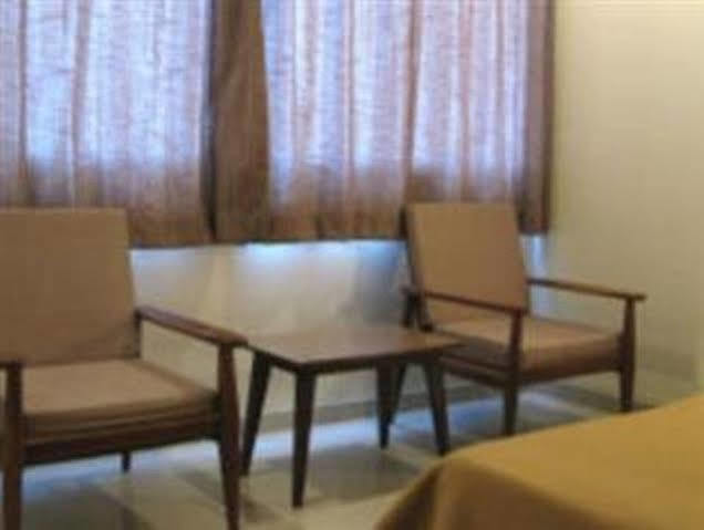 Oyo 1194 Hotel Gulmohr 푸네 외부 사진